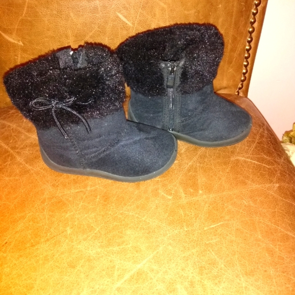 Kali brand girl's black faux fur winter boots size 6